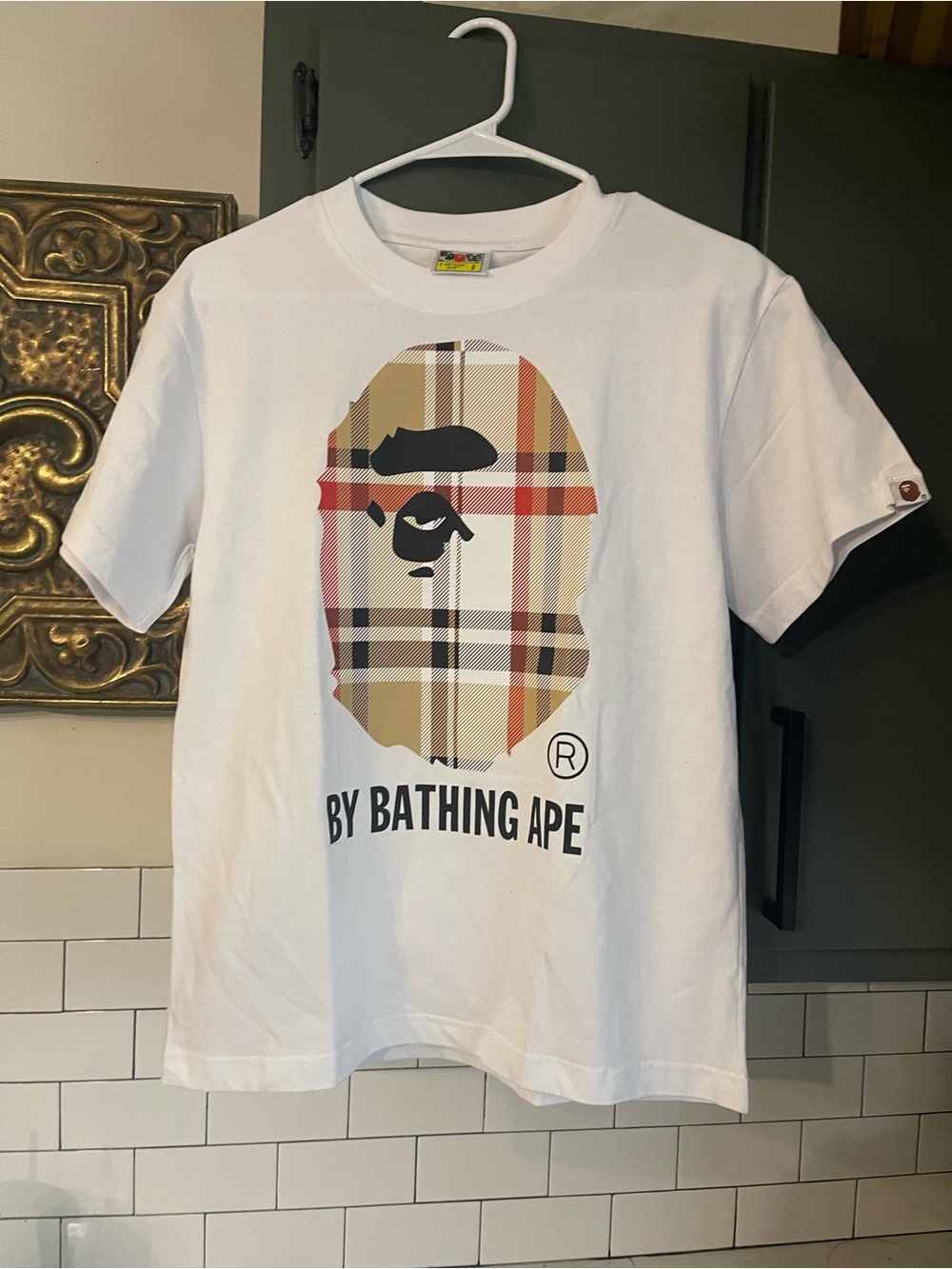 Men’s Graphic Design Tee Size S.